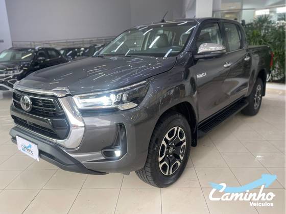 TOYOTA HILUX 2.8 D-4D TURBO DIESEL CD SRX 4X4 AUTOMÁTICO TOYOTA HILUX 2.8 D-4D TURBO DIESEL CD SRX 4X4 AUTOMÁTICO